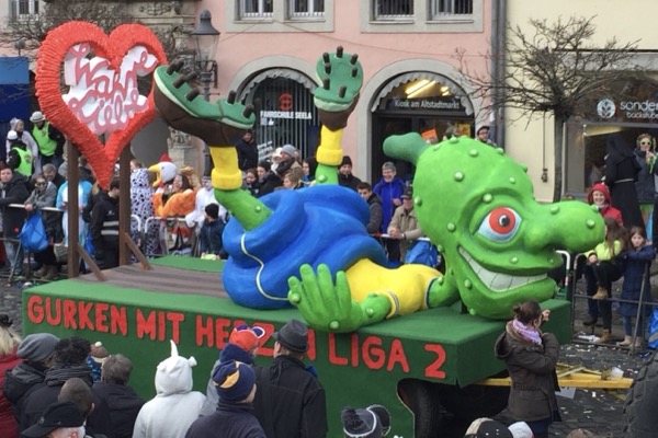 <span>Eintracht-Gurke<br>2018<br>Komitee Braunschweiger Karneval</span>